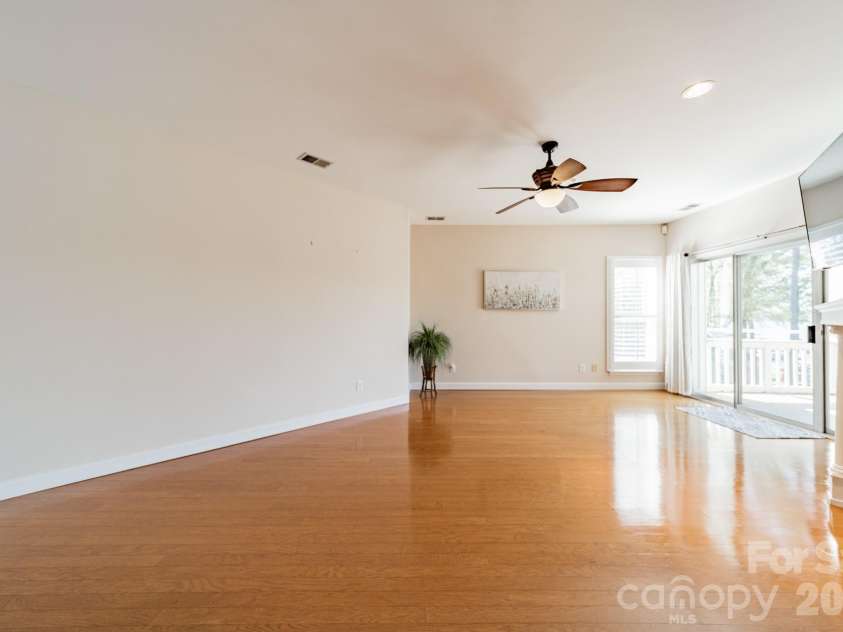 7822 Village Harbor Drive, Cornelius, NC 28031.  MLS# CAR4351828, YatesRealty ID 14578. 