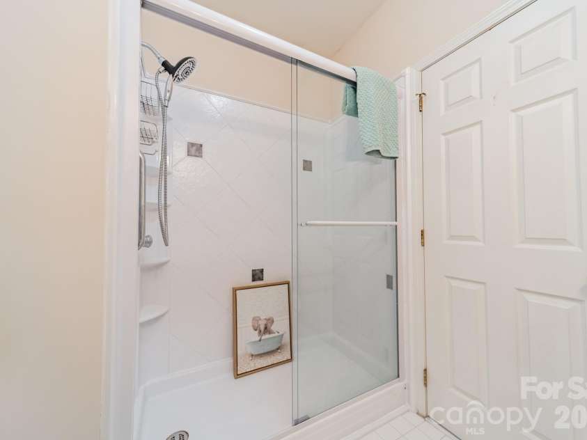 7822 Village Harbor Drive, Cornelius, NC 28031.  MLS# CAR4351828, YatesRealty ID 14578. Update second bath! 