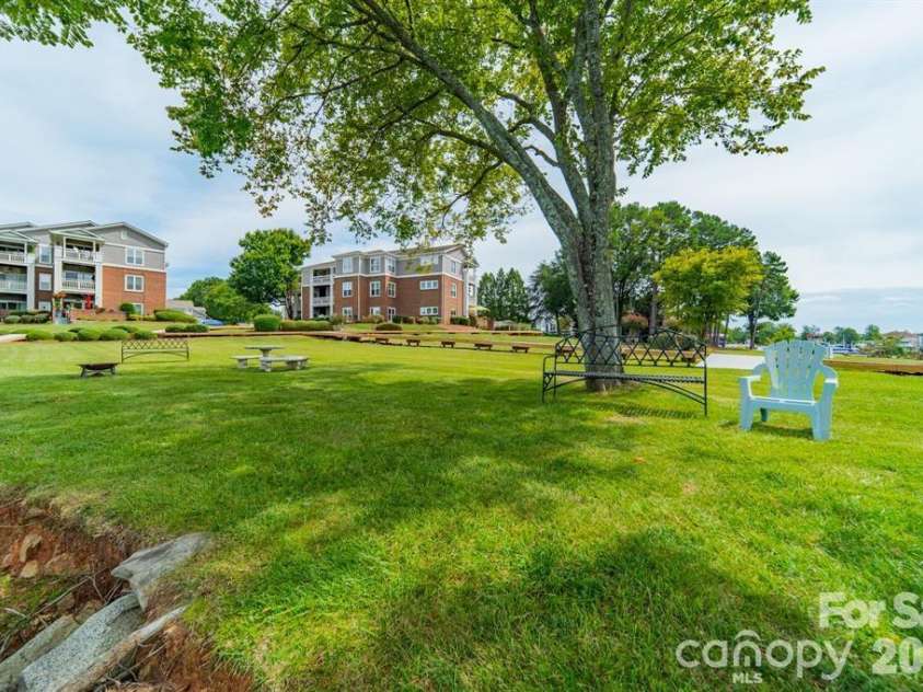 7822 Village Harbor Drive, Cornelius, NC 28031.  MLS# CAR4351828, YatesRealty ID 14578. Villages at Harborside Common area - waterfront /  waterview