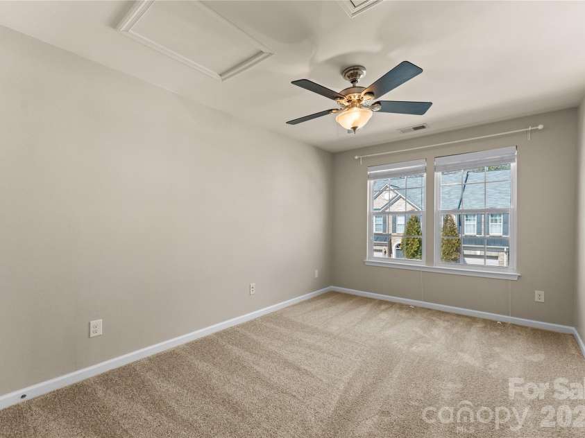 3225 Park South Station Boulevard, Charlotte, NC 28210.  MLS# CAR4355243, YatesRealty ID 14579. 