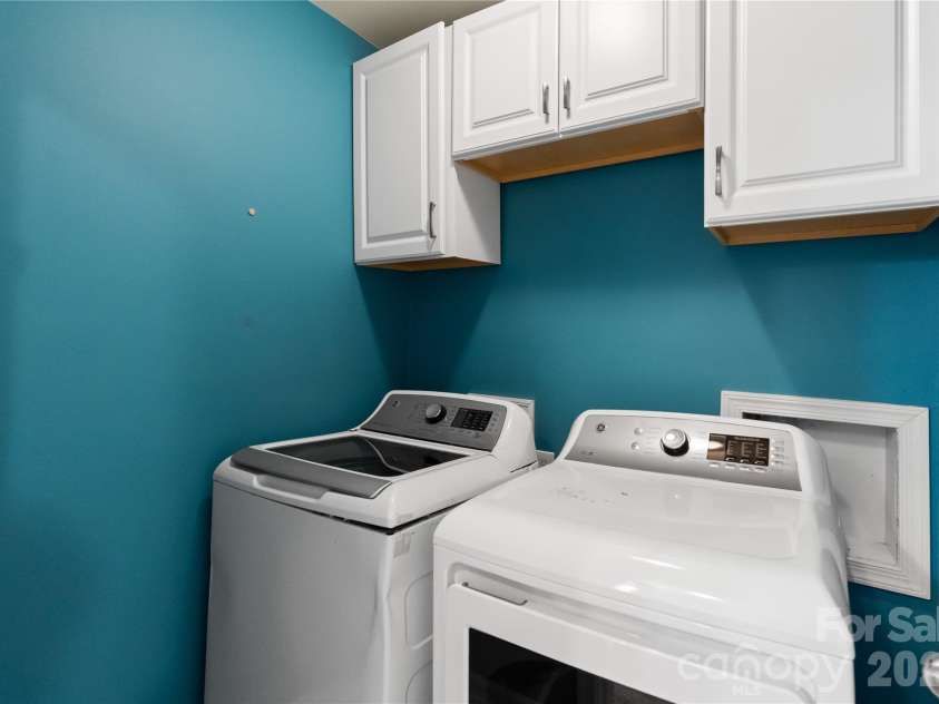 3225 Park South Station Boulevard, Charlotte, NC 28210.  MLS# CAR4355243, YatesRealty ID 14579. 
