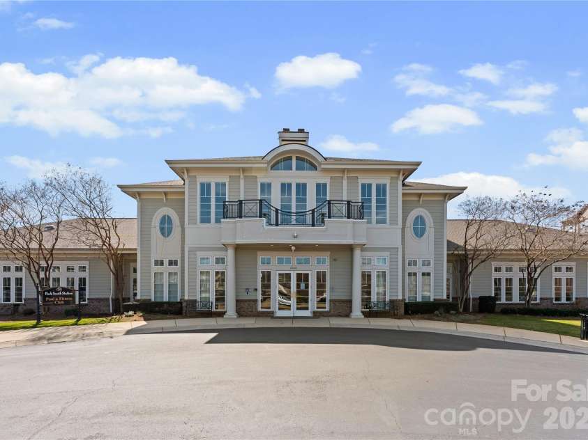 3225 Park South Station Boulevard, Charlotte, NC 28210.  MLS# CAR4355243, YatesRealty ID 14579. 