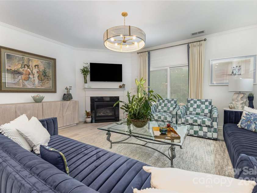 4024 Whipcord Drive, Waxhaw, NC 28173.  MLS# CAR4284191, YatesRealty ID 14580. Living Room