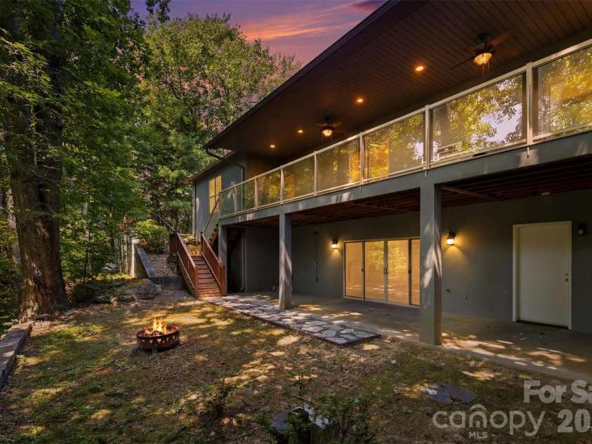 4639 Harbor View Terrace, Morganton, NC 28655.  MLS# CAR4367035, YatesRealty ID 14580. 