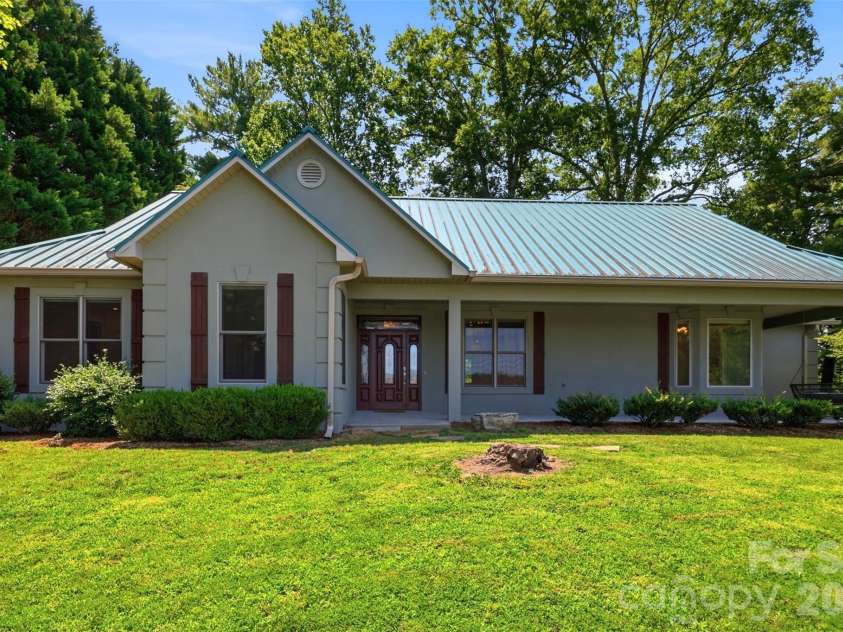 4639 Harbor View Terrace, Morganton, NC 28655.  MLS# CAR4367035, YatesRealty ID 14580. 
