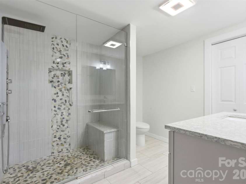 4639 Harbor View Terrace, Morganton, NC 28655.  MLS# CAR4367035, YatesRealty ID 14580. 