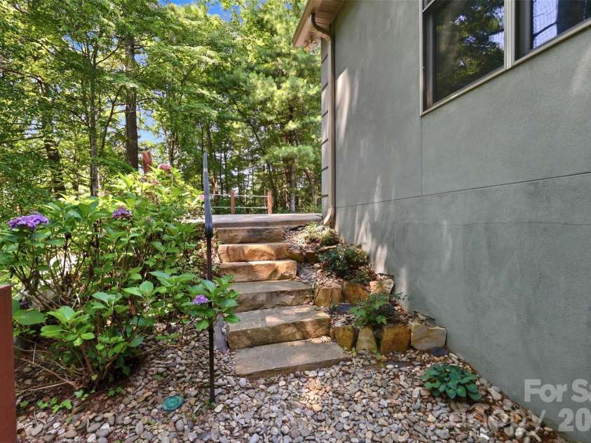 4639 Harbor View Terrace, Morganton, NC 28655.  MLS# CAR4367035, YatesRealty ID 14580. 