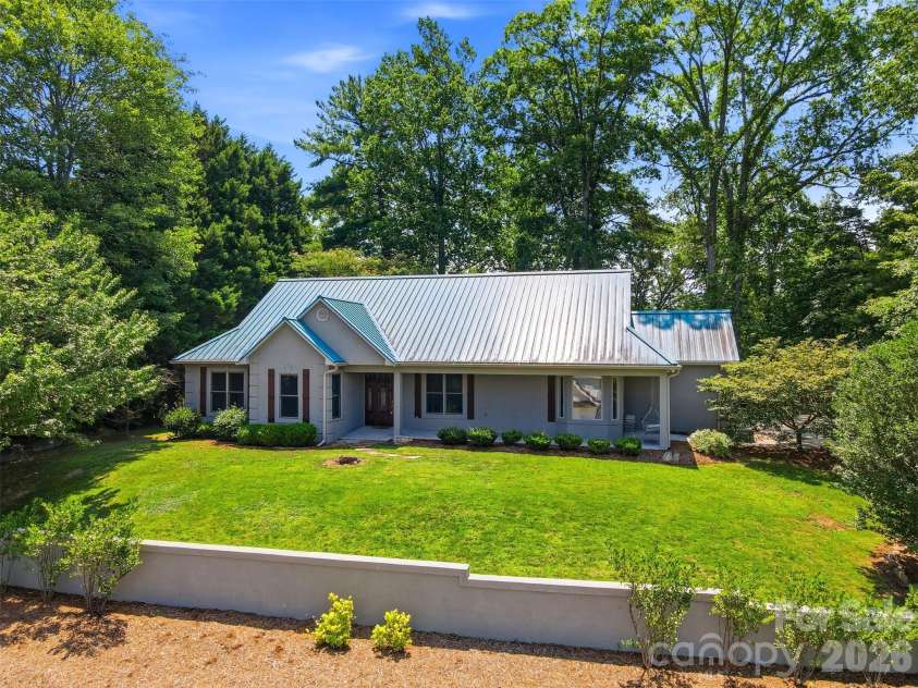 4639 Harbor View Terrace, Morganton, NC 28655.  MLS# CAR4367035, YatesRealty ID 14580. 