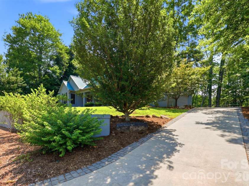 4639 Harbor View Terrace, Morganton, NC 28655.  MLS# CAR4367035, YatesRealty ID 14580. 