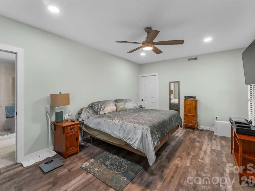 4639 Harbor View Terrace, Morganton, NC 28655.  MLS# CAR4367035, YatesRealty ID 14580. Fourth bedroom in basement