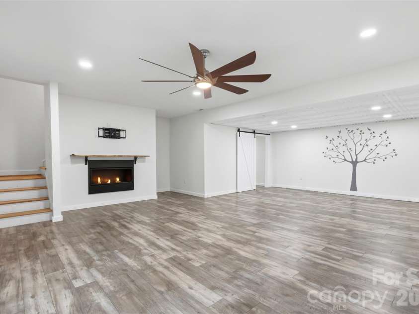 4639 Harbor View Terrace, Morganton, NC 28655.  MLS# CAR4367035, YatesRealty ID 14580. Lower level living space