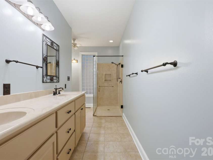 4639 Harbor View Terrace, Morganton, NC 28655.  MLS# CAR4367035, YatesRealty ID 14580. Primary bathroom