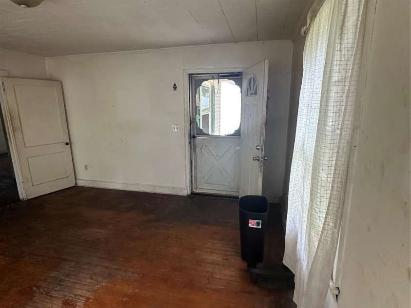 407 Lincoln Street, Wadesboro, NC 28170.  MLS# CAR4257101, YatesRealty ID 14581. 