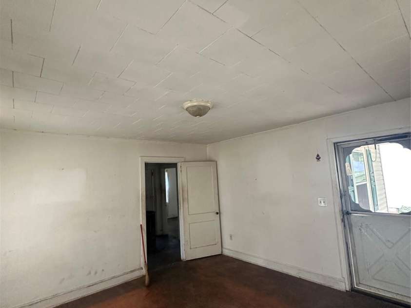 407 Lincoln Street, Wadesboro, NC 28170.  MLS# CAR4257101, YatesRealty ID 14581. 