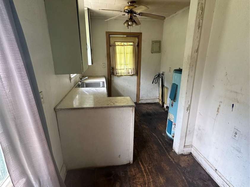 407 Lincoln Street, Wadesboro, NC 28170.  MLS# CAR4257101, YatesRealty ID 14581. 