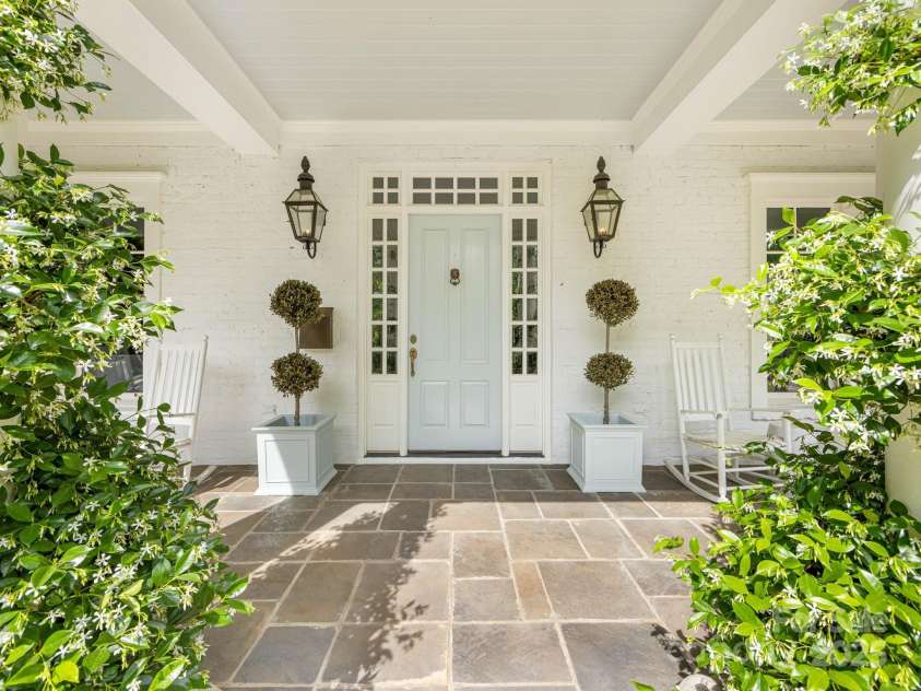 2109 Wellesley Avenue, Charlotte, NC 28207.  MLS# CAR4221210, YatesRealty ID 14582. 