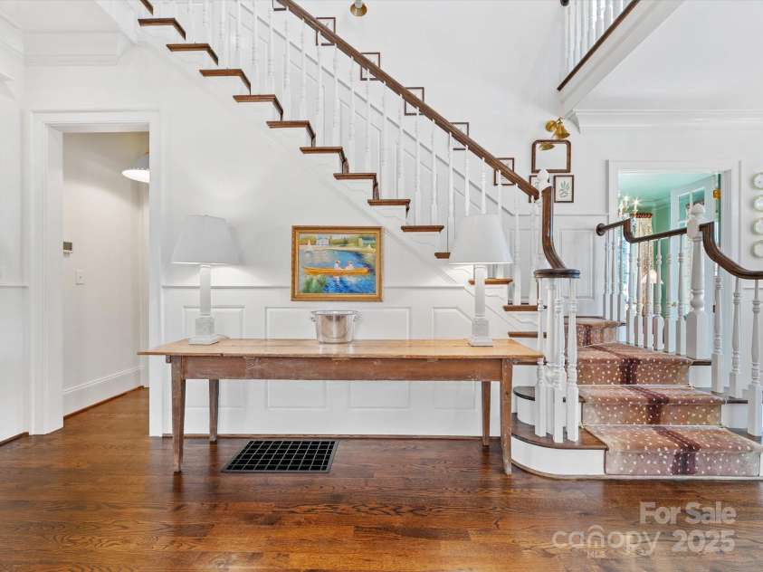 2109 Wellesley Avenue, Charlotte, NC 28207.  MLS# CAR4221210, YatesRealty ID 14582. 