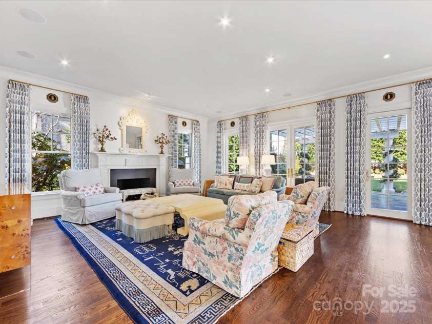 2109 Wellesley Avenue, Charlotte, NC 28207.  MLS# CAR4221210, YatesRealty ID 14582. 