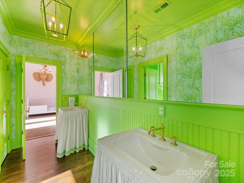 2109 Wellesley Avenue, Charlotte, NC 28207.  MLS# CAR4221210, YatesRealty ID 14582. 