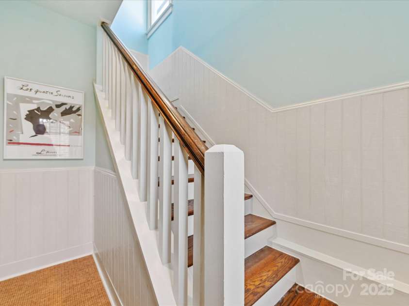 2109 Wellesley Avenue, Charlotte, NC 28207.  MLS# CAR4221210, YatesRealty ID 14582. 