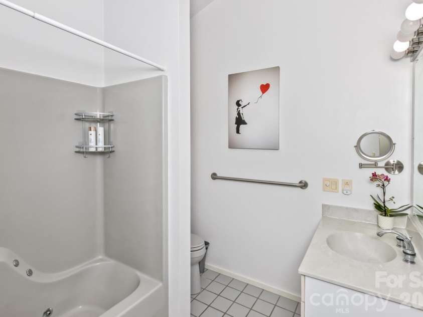 212 Chestnut Forest Road, Fairview, NC 28730.  MLS# CAR4372045, YatesRealty ID 14587. 