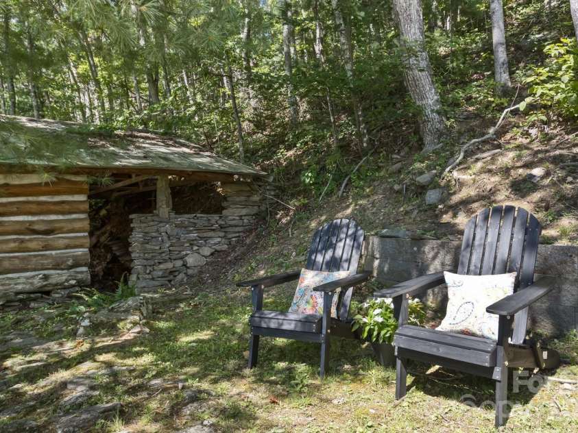 212 Chestnut Forest Road, Fairview, NC 28730.  MLS# CAR4372045, YatesRealty ID 14587. 