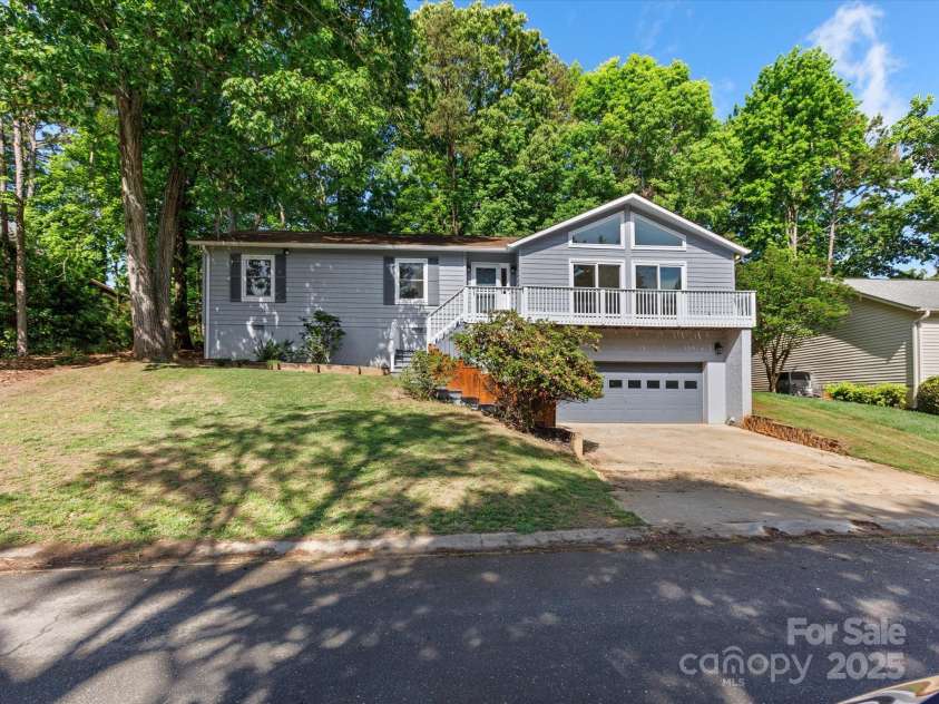 16049 Pago Pago Drive, Fort Mill, SC 29708.  MLS# CAR4251912, YatesRealty ID 14589. 