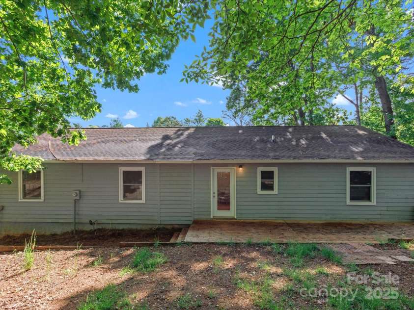 16049 Pago Pago Drive, Fort Mill, SC 29708.  MLS# CAR4251912, YatesRealty ID 14589. 
