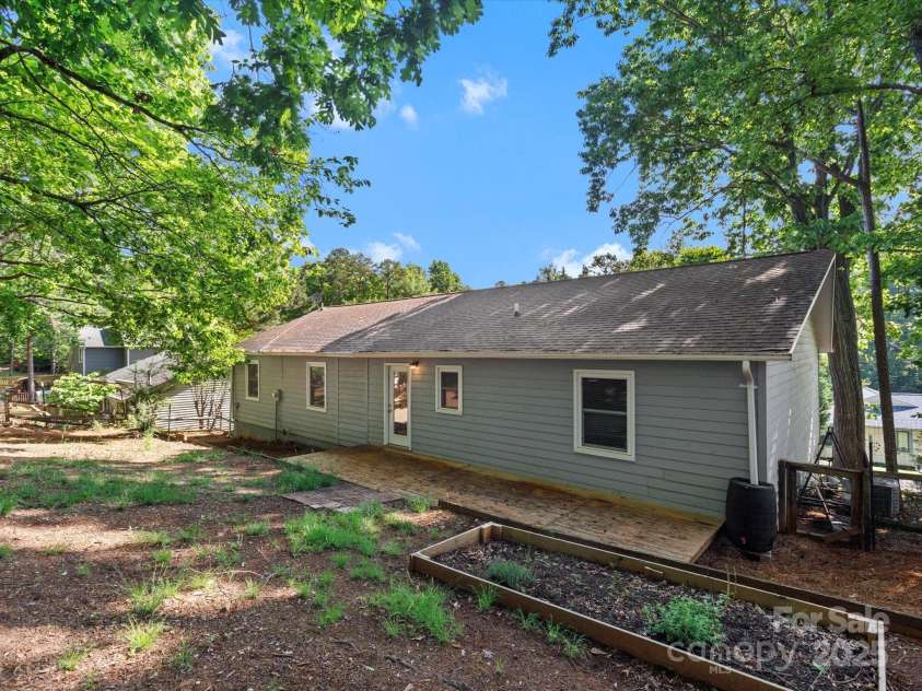 16049 Pago Pago Drive, Fort Mill, SC 29708.  MLS# CAR4251912, YatesRealty ID 14589. 