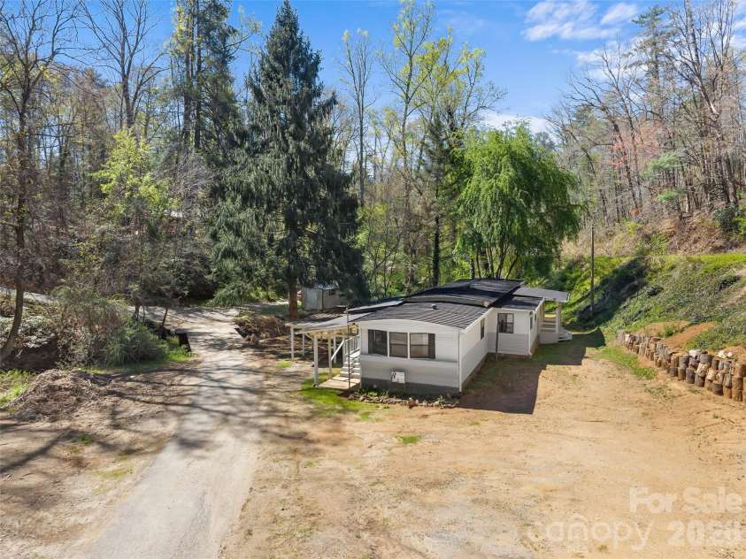 40 Morning Dove Lane, Flat Rock, NC 28731.  MLS# CAR4365112, YatesRealty ID 14589. 