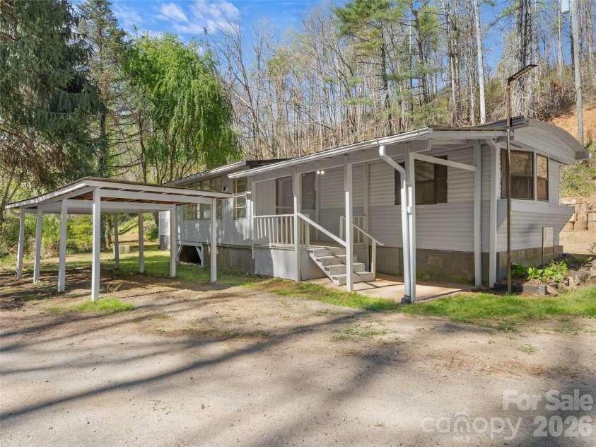 40 Morning Dove Lane, Flat Rock, NC 28731.  MLS# CAR4365112, YatesRealty ID 14589. 