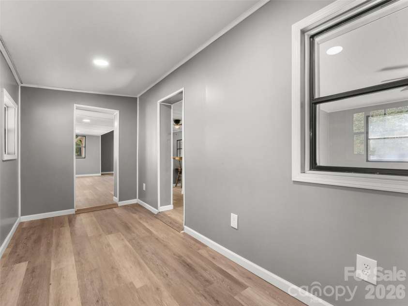 40 Morning Dove Lane, Flat Rock, NC 28731.  MLS# CAR4365112, YatesRealty ID 14589. Flex Space