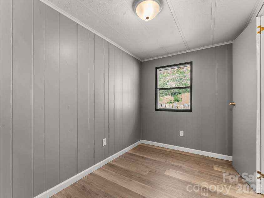 40 Morning Dove Lane, Flat Rock, NC 28731.  MLS# CAR4365112, YatesRealty ID 14589. Small Flex Room connected to second Bathroom
