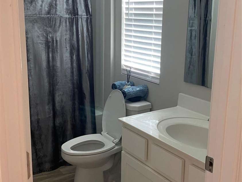 110 Silver Oak Circle, Rockwell, NC 28138.  MLS# CAR4123200, YatesRealty ID 1459. Full guest bath