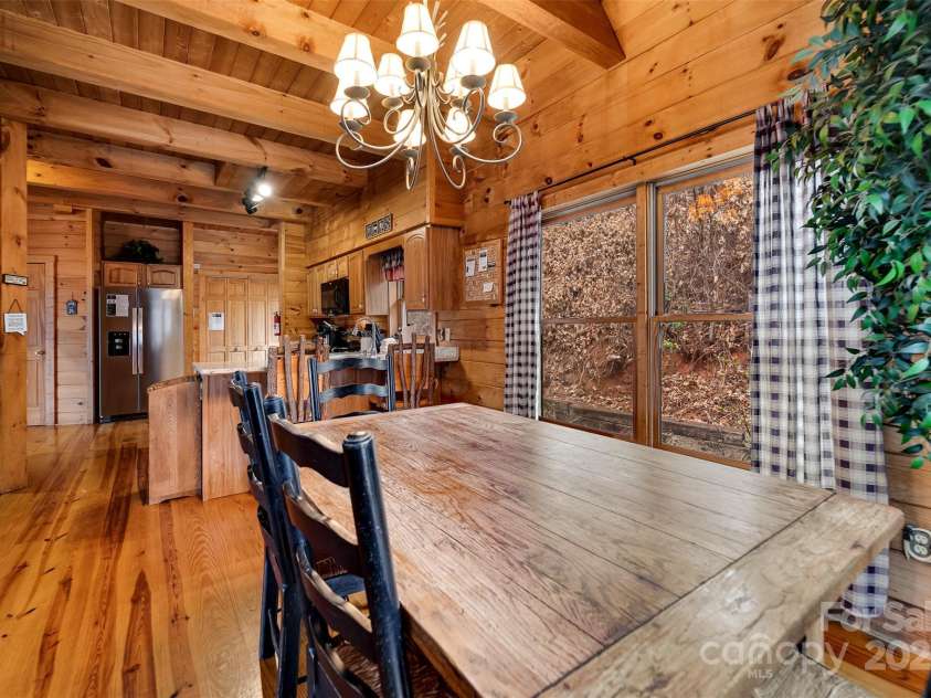 561 Signal Ridge, Sylva, NC 28779.  MLS# CAR4325911, YatesRealty ID 1459. 