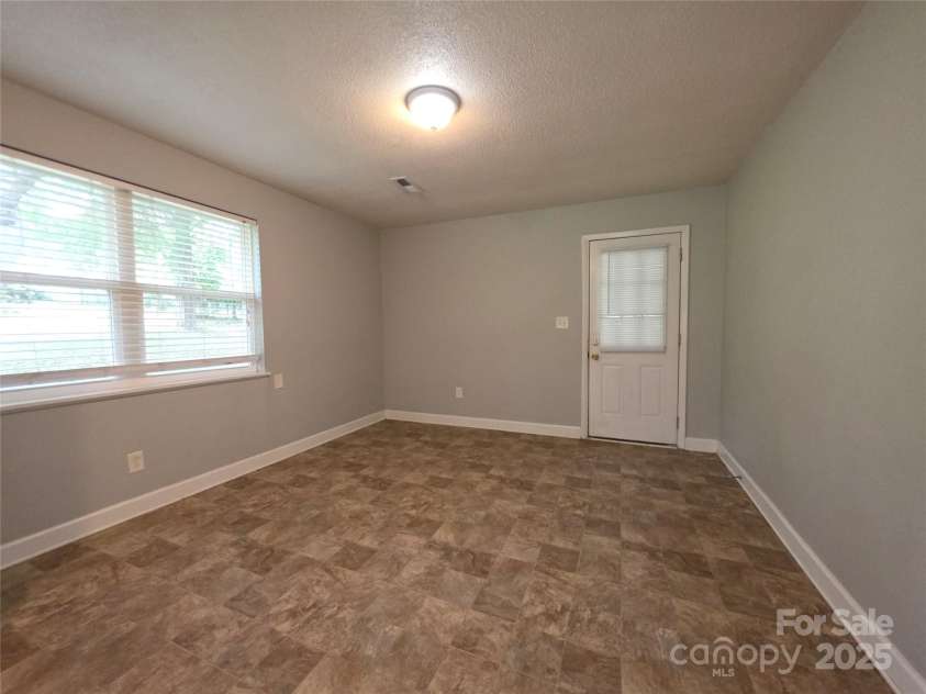 409 Anne Avenue, Waxhaw, NC 28173.  MLS# CAR4258231, YatesRealty ID 14591. 