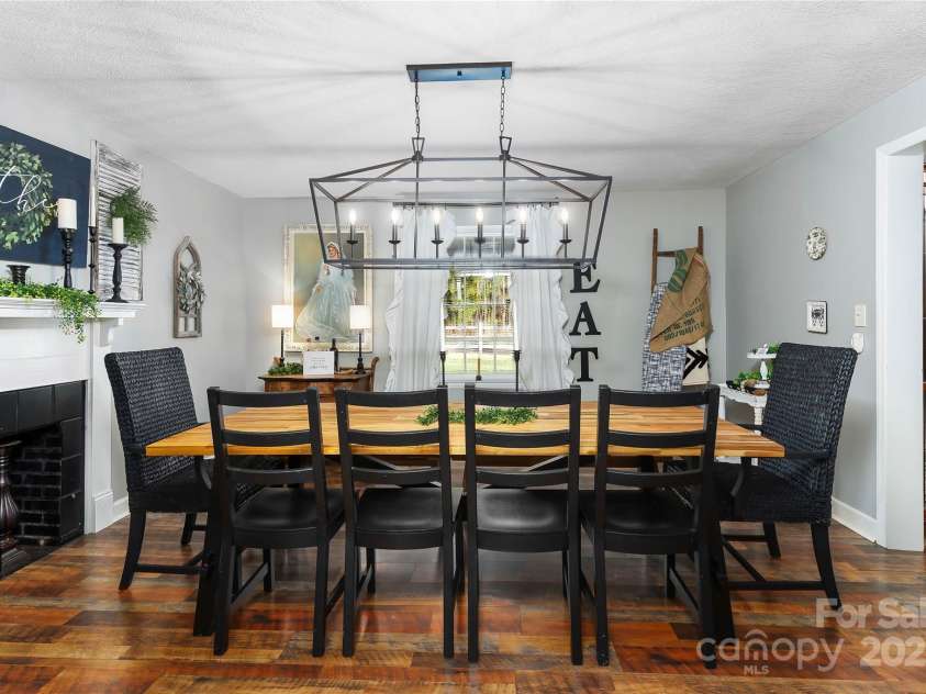 447 Henderson Road, Chesnee, SC 29323.  MLS# CAR4243920, YatesRealty ID 14592. 