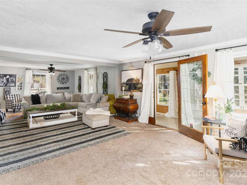 447 Henderson Road, Chesnee, SC 29323.  MLS# CAR4243920, YatesRealty ID 14592. 