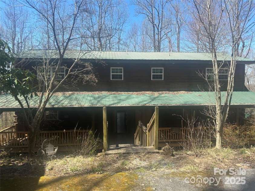 40 Boulder Lane, Hendersonville, NC 28792.  MLS# CAR4300331, YatesRealty ID 14594. 