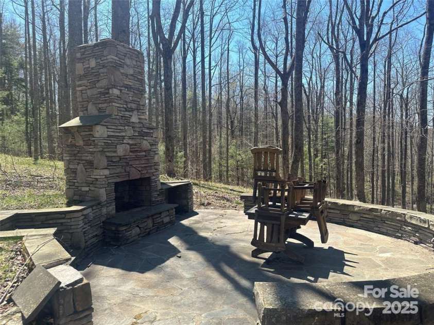 40 Boulder Lane, Hendersonville, NC 28792.  MLS# CAR4300331, YatesRealty ID 14594. 