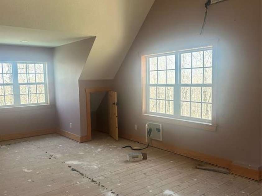 40 Boulder Lane, Hendersonville, NC 28792.  MLS# CAR4300331, YatesRealty ID 14594. 