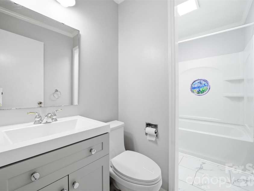 4709 Oakwood Circle, Gastonia, NC 28056.  MLS# CAR4343156, YatesRealty ID 14594. 