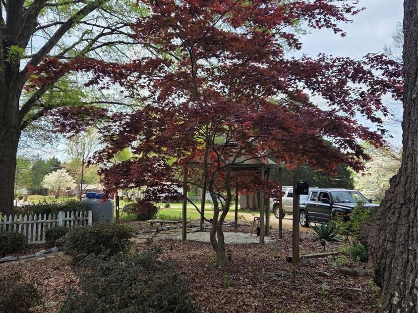 4709 Oakwood Circle, Gastonia, NC 28056.  MLS# CAR4343156, YatesRealty ID 14594. 