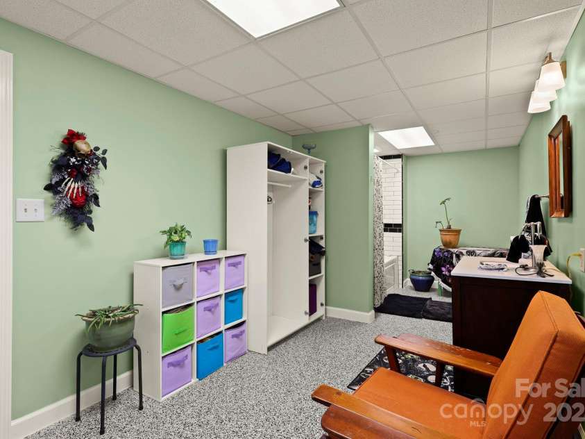 173 Chestnut Grove Road, Statesville, NC 28625.  MLS# CAR4244341, YatesRealty ID 14595. Basement Bathroom