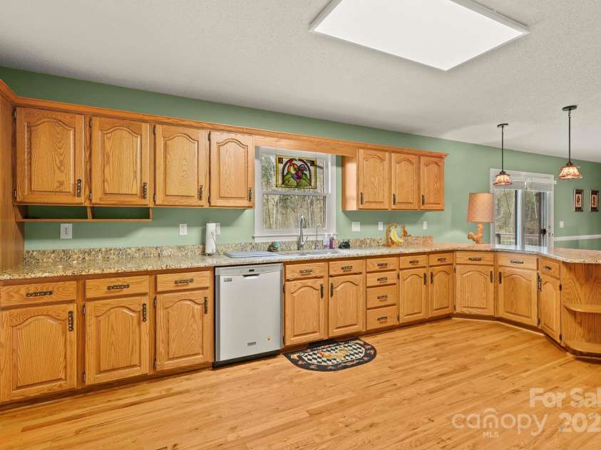 173 Chestnut Grove Road, Statesville, NC 28625.  MLS# CAR4244341, YatesRealty ID 14595. Kitchen