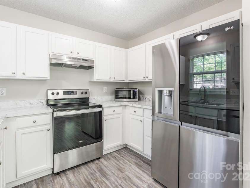 8339 Hornwood Court, Charlotte, NC 28215.  MLS# CAR4259440, YatesRealty ID 14596. 