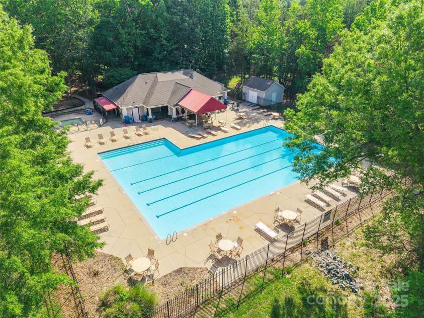 8339 Hornwood Court, Charlotte, NC 28215.  MLS# CAR4259440, YatesRealty ID 14596. 