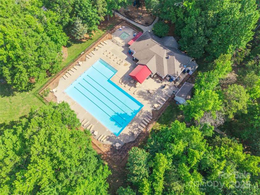 8339 Hornwood Court, Charlotte, NC 28215.  MLS# CAR4259440, YatesRealty ID 14596. 