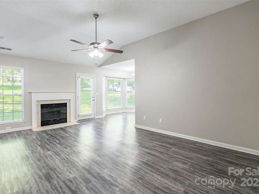 8339 Hornwood Court, Charlotte, NC 28215.  MLS# CAR4259440, YatesRealty ID 14596. 