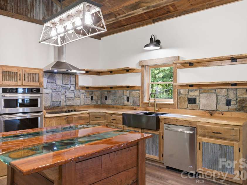 486 Hunter-Lysik Way, Laurel Springs, NC 28644.  MLS# CAR4325096, YatesRealty ID 14597. Custom Kitchen